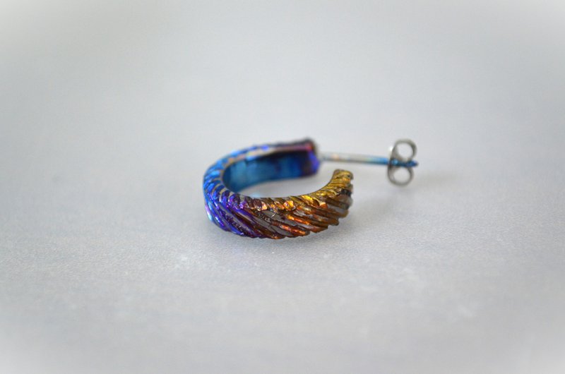 Titanium　pierced earrings・チタンリングピアス・１8ゲージ - 耳環/耳夾/耳骨夾 - 其他金屬 多色