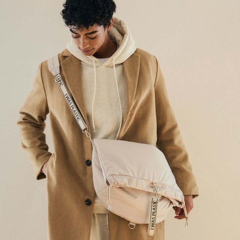 【IWP】DOUBLE 2WAY Korean extremely lightweight Peng Peng Air messenger bag-beige environmentally friendly material - Messenger Bags & Sling Bags - Eco-Friendly Materials White