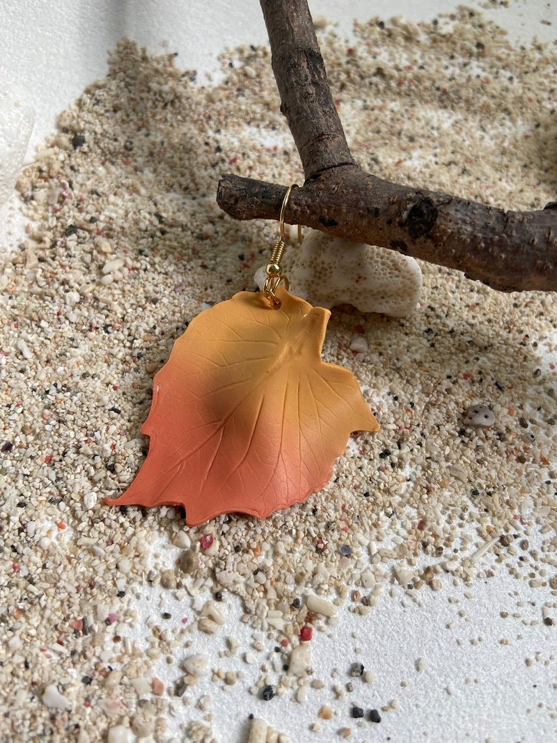 秋映楓光 手作軟陶耳環/耳夾 - 耳環/耳夾/耳骨夾 - 其他材質 