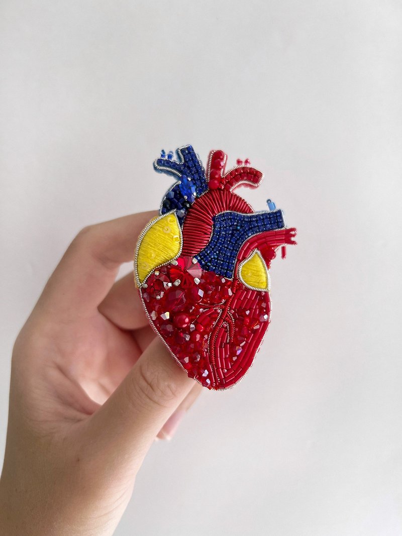 Brooch Anatomical heart Handmade Human heart pin Beaded brooch Doctor gift - Brooches - Other Materials Multicolor