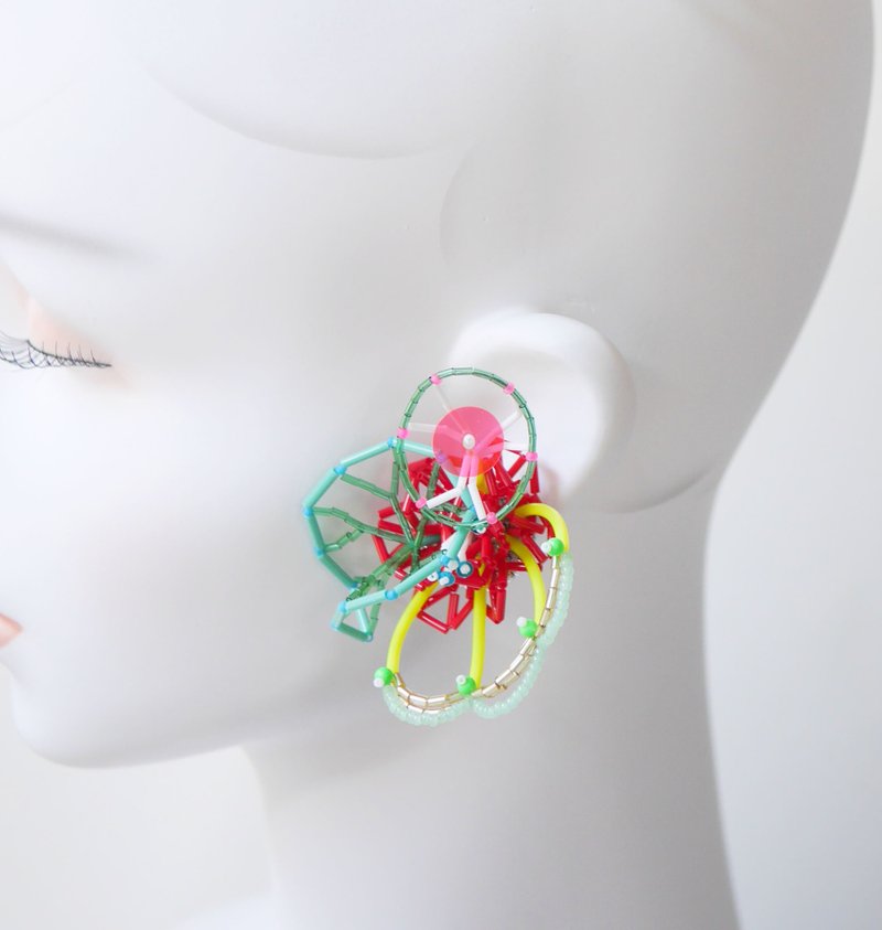 tsububu片耳販売/ビーズ刺繍/微生物/ピアス,イヤリング/遊園地 - 耳環/耳夾/耳骨夾 - 繡線 紅色