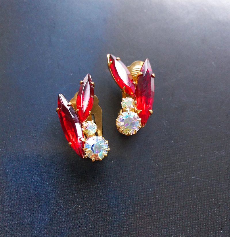 【西洋古董飾品 】紅色調 立體放射長馬眼 萊茵 夾式耳環 - 耳環/耳夾/耳骨夾 - 其他材質 金色