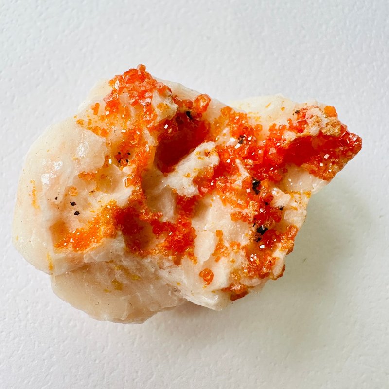 紅釩鉛礦與重晶石 銀14 原石礦標水晶 生產力提升 專注 創作造力 - 擺飾/家飾品 - 其他材質 紅色