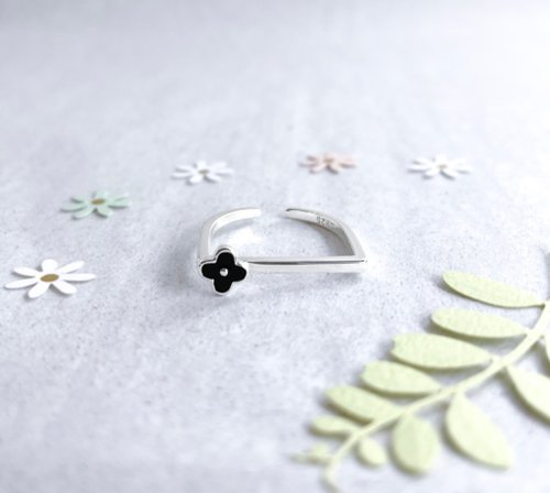 操作者精品銀飾 :日曜朵朵: 純銀活為戒指 / 可維修店家