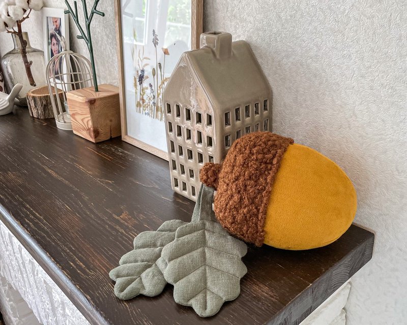 Mustard color decor, Farm house decor, Acorn toy, Autumn decor, Woodland gift - 壁貼/牆壁裝飾 - 亞麻 黃色