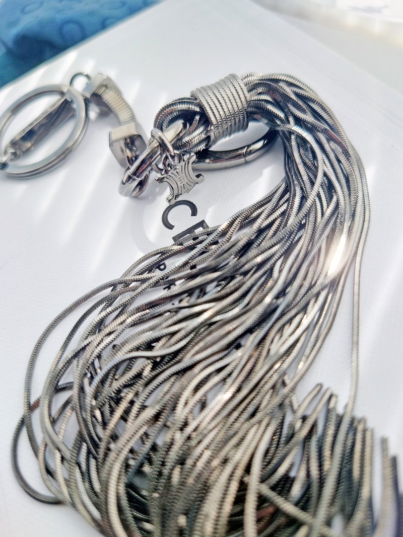Beautiful Condition with Box CELINE Silver-Tone Metal Tassel Bag Charm Bag Clasp Pendant Keychain Ring - ที่ห้อยกุญแจ - เงิน สีเงิน