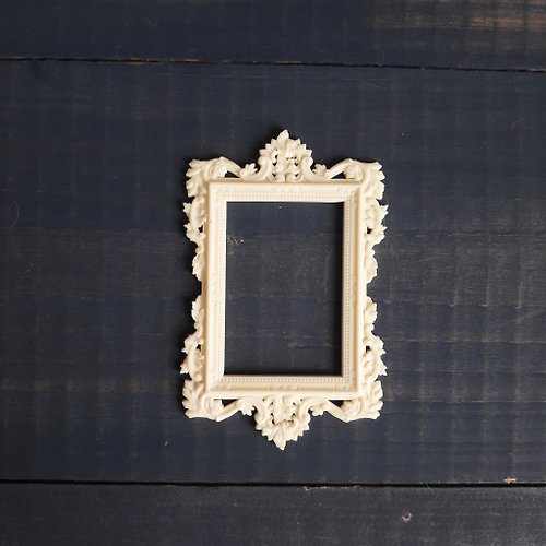 BlueIsland Miniature resin frame, Ornate onlay trim supplies, Dollhouse decor 45*70mm