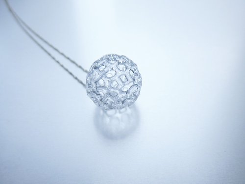 Sq glass Dentelle sphere Necklace