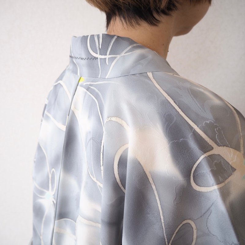 【日本製】 ผ้าไหมฮาโอริเนื้อนุ่ม สีฤดูใบไม้ผลิ แฟชั่นฮาโอริ ของขวัญจากญี่ปุ่น - เสื้อแจ็คเก็ต - ผ้าไหม ขาว