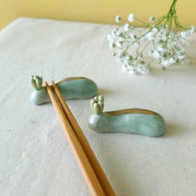 Small hill chopsticks set (one pair) Hand made＆Limited Edition - ผ้ารองโต๊ะ/ของตกแต่ง - ดินเผา สีเขียว