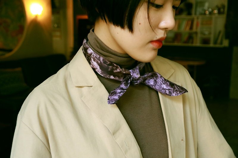 純棉錦緞印花方巾 from a friend of mine  巴黎浪漫時尚 - 絲巾 - 棉．麻 紫色