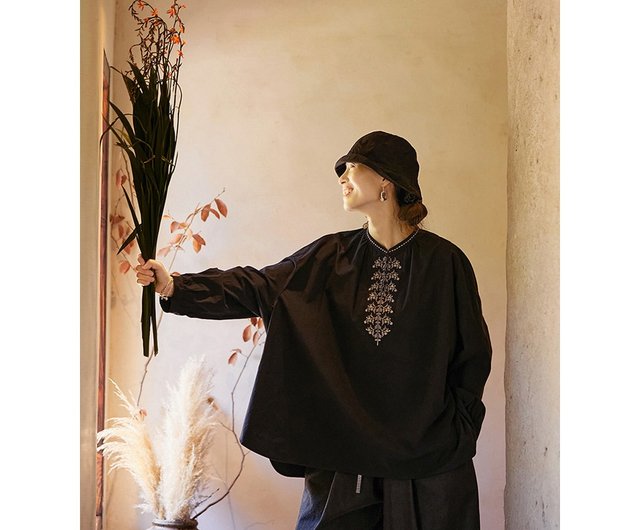 Hau khadi cottonブラウス(黒) INMDS24301(シャツ) HEAVY COTTON KHADI WITH SELVAGE BALL
