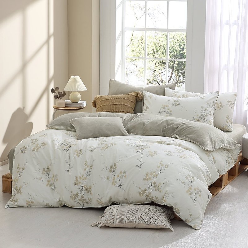 HOYACASA  雪棉絨兩用被床包組 - 悠墨詩韻 (雙/加) - 寢具/床包 - 棉．麻 多色