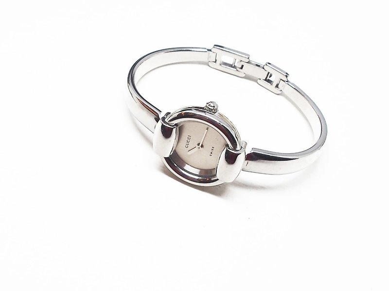 2000 2000 GUCCI Italian quartz watch - Women's Watches - Other Metals Silver