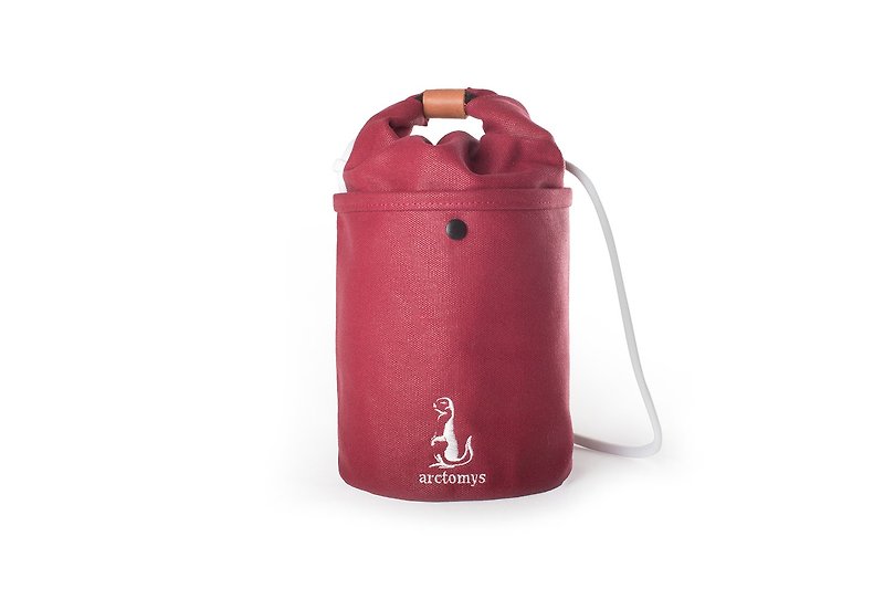 Arctomys EABA - waxed canvas bucket bag - RED - กระเป๋าแมสเซนเจอร์ - ผ้าฝ้าย/ผ้าลินิน สีแดง