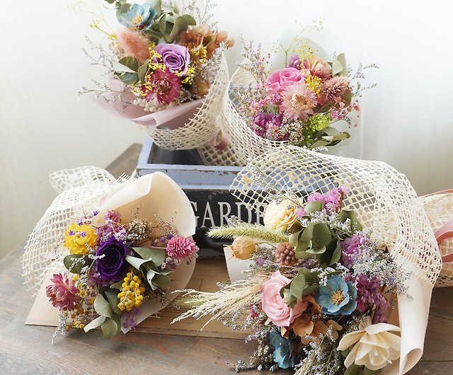 Haizang Design│Romantic Starry Blue. Dry flower bouquet/bridal  bouquet/customized - Shop piratedesign Dried Flowers & Bouquets - Pinkoi