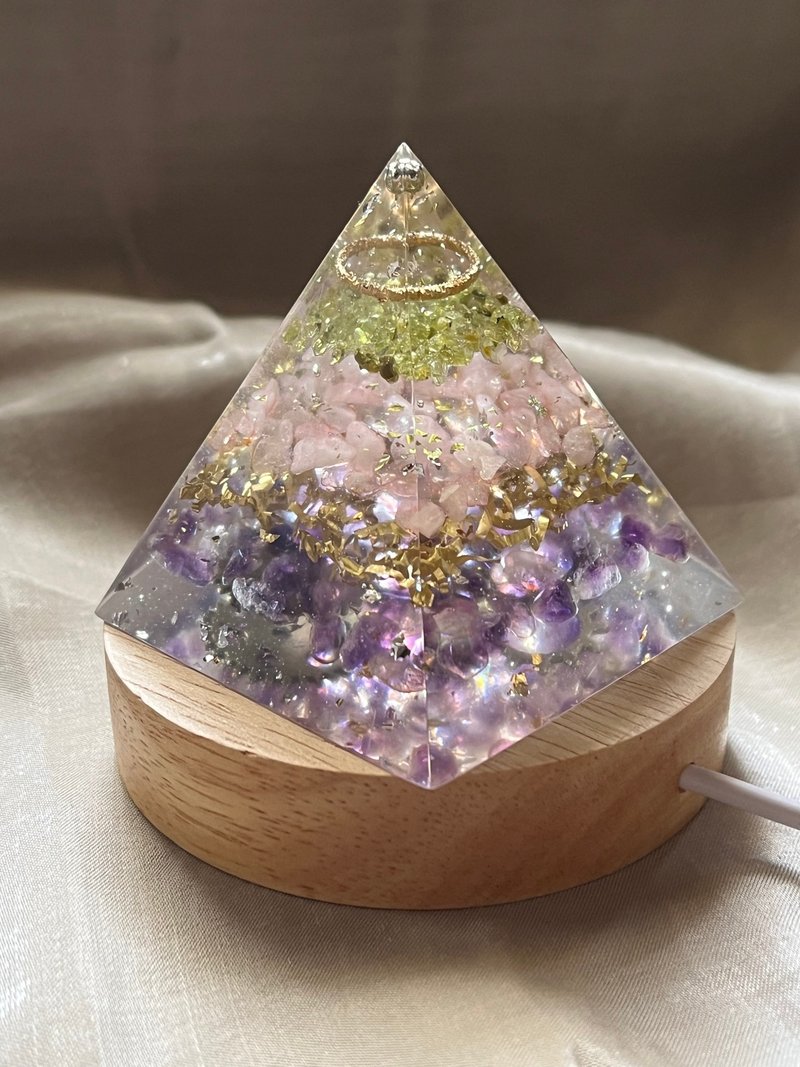 Customized [Aogang Energy Tower-for you who pay attention to your inner self] Stone/Rose Quartz/Amethyst-Pyramid - ของวางตกแต่ง - เรซิน 