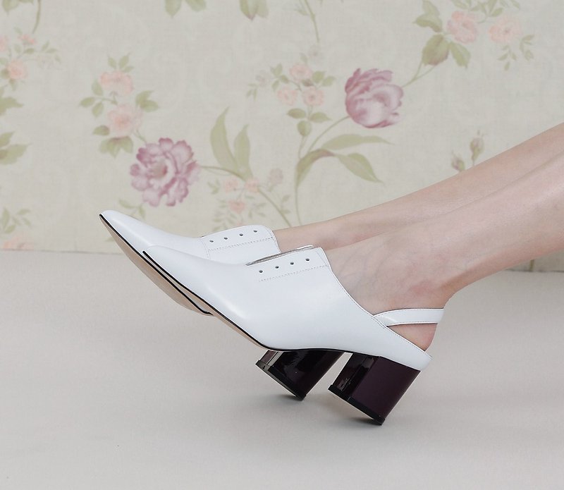 Simple color matching vintage leather heel shoes white - รองเท้าหนังผู้หญิง - หนังแท้ 