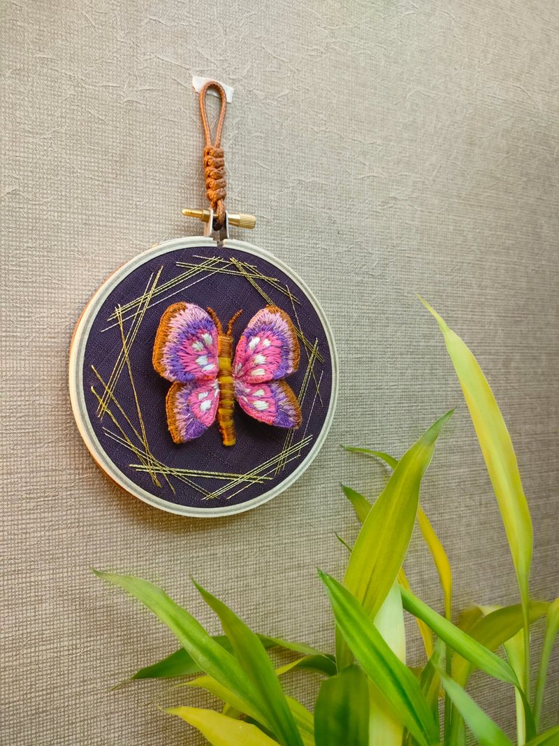 Flower butterfly round hanging painting - ตกแต่งผนัง - วัสดุอื่นๆ 