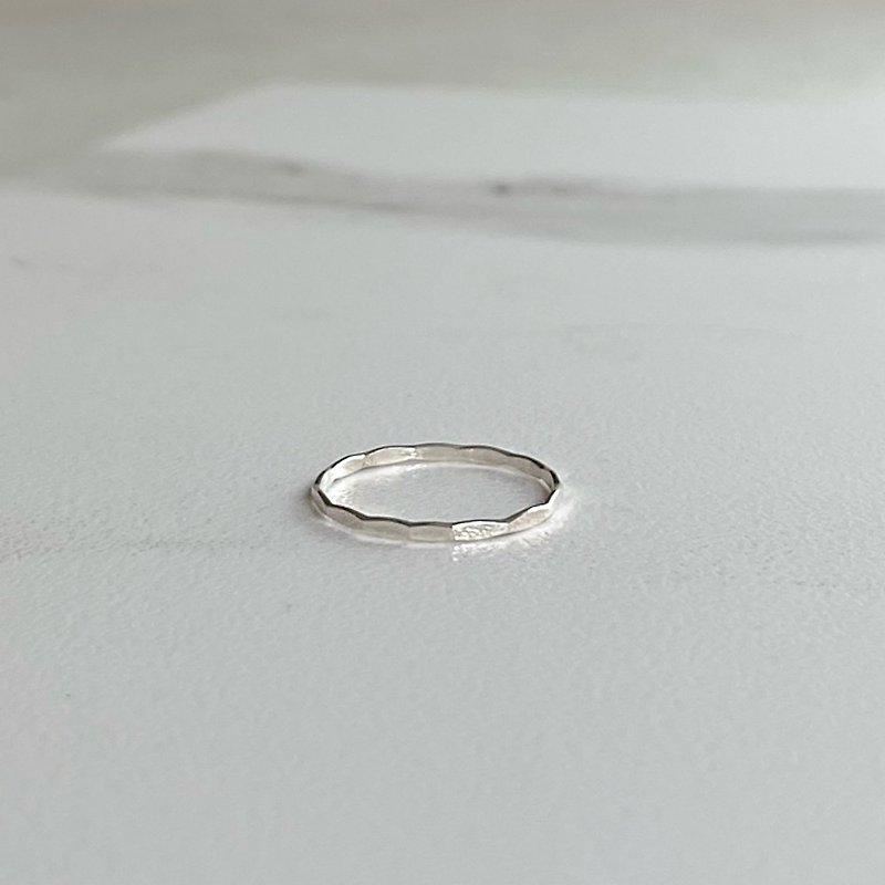 925 Sterling Silver | Hammered Tapped Wire Ring - แหวนทั่วไป - เงินแท้ สีเงิน