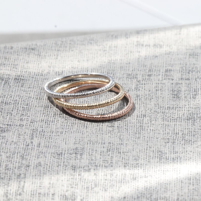 Pure 14K Retro Sculpture Ring Retro embossed ring - แหวนทั่วไป - เครื่องประดับ สีทอง