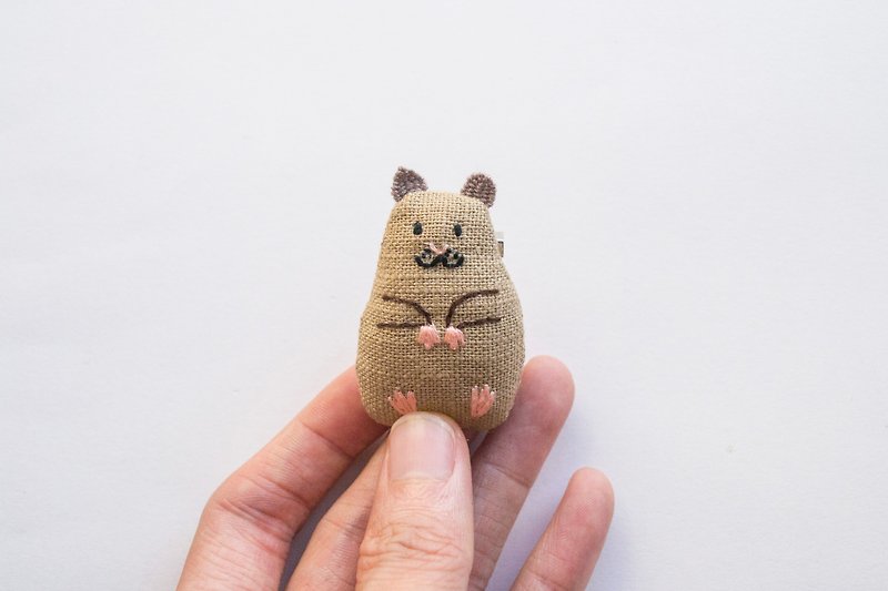 Hamster mini brooch pin - Hin - Brooches - Cotton & Hemp Khaki