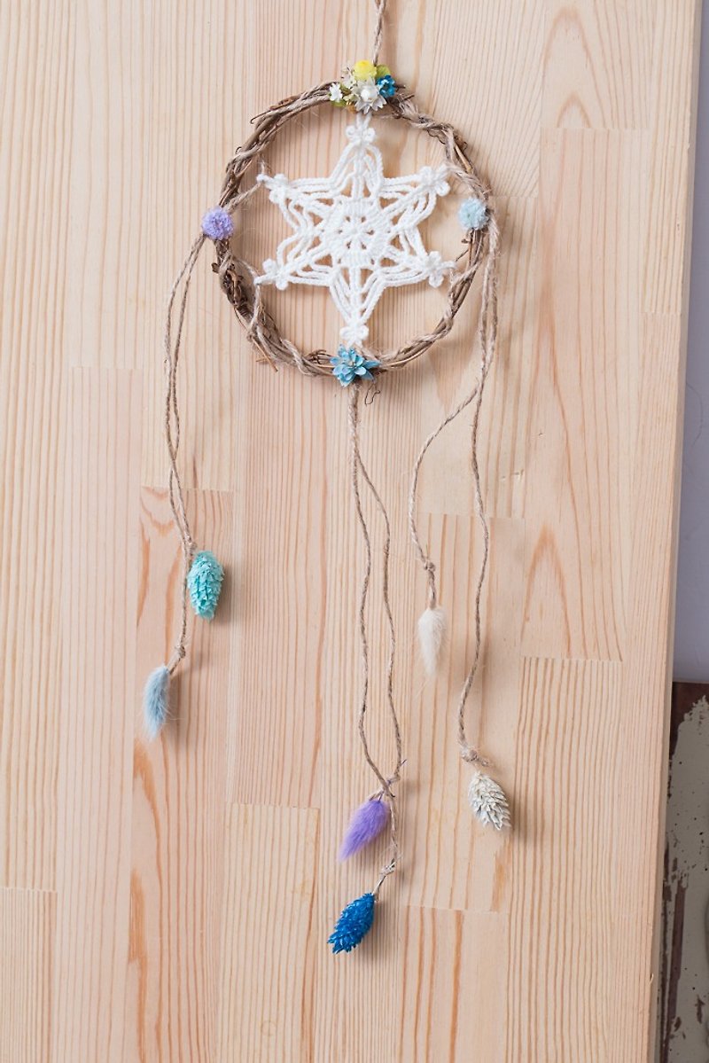 「三手作りの花の猫」ミス海の星織りドライフラワードリームキャッチャー - ウォールデコ・壁紙 - 寄せ植え・花 ブルー