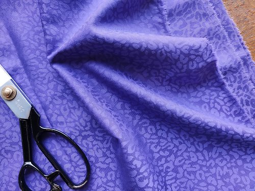 和明織品文化館 100%純棉 亮麗紫 豹紋緹花 零碼布2碼 特價