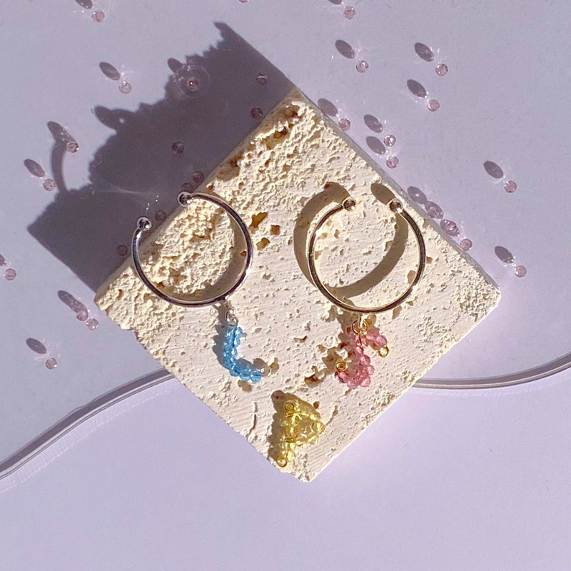 Ring Alphabet Glass Bead - 戒指 - 銅/黃銅 金色