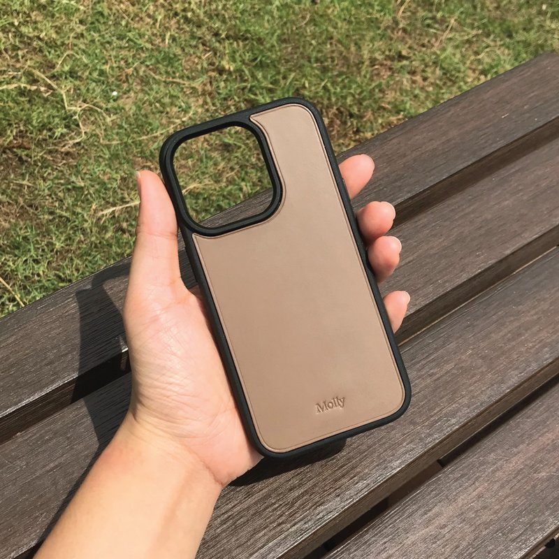 【iPhone手機殼】卡其灰色植鞣牛皮/防摔/多款型號 - 手機殼/手機套 - 真皮 卡其色