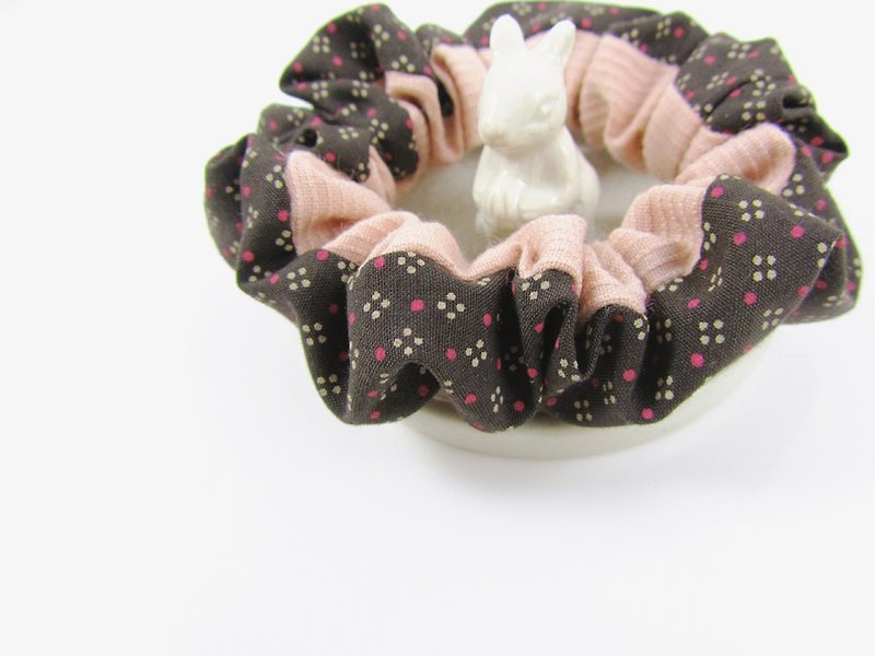 Hand stitching small intestine ring/hair ring/hair bundle-happy everyday - Hair Accessories - Cotton & Hemp Brown