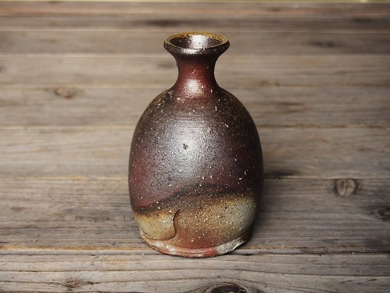 Bizen sake bottle _t-037 - เซรามิก - ดินเผา สีนำ้ตาล