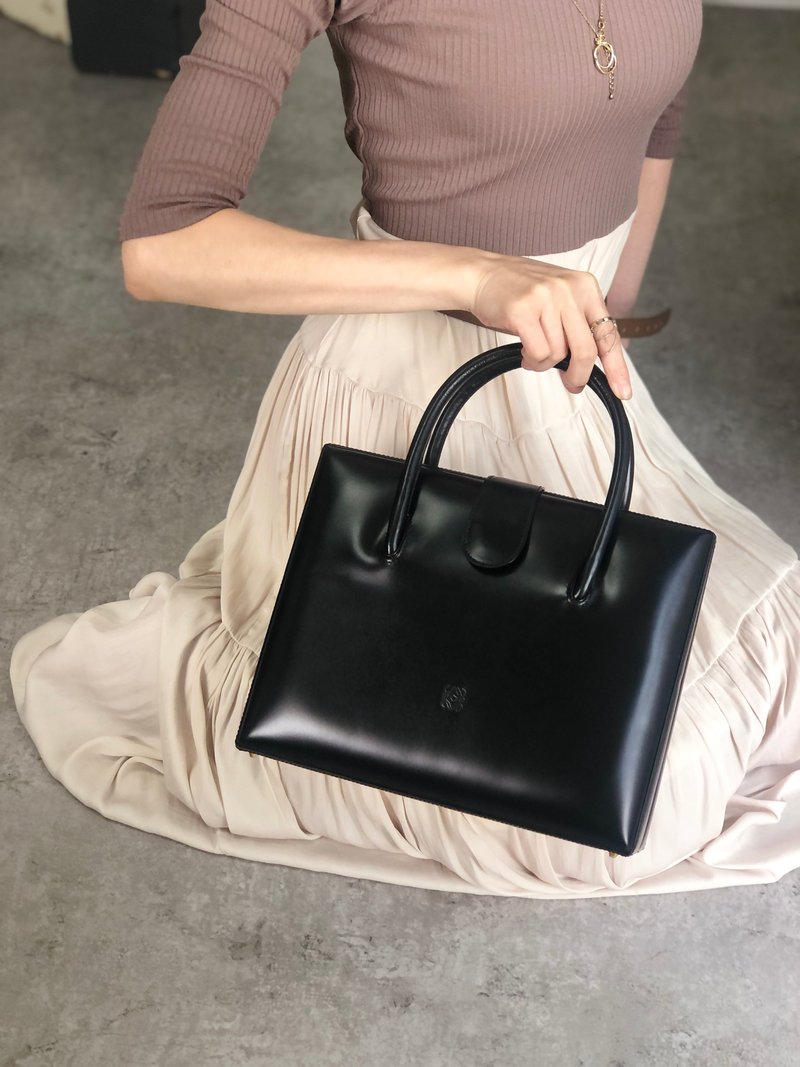 【 日本直送　名牌中古包 】LOEWE ロエベ ハンドバッグ ブラック アナグラム レザー スクエア vintage ヴィンテージ オールド f66py8 - 手提包/手提袋 - 真皮 黑色