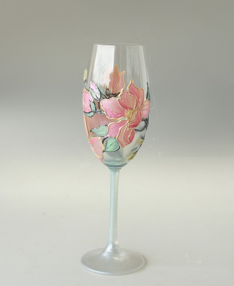 Magnolia Pink Wine glass Hand-painted - 酒杯/酒器 - 玻璃 粉紅色