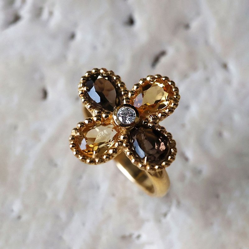 【JP10・US5.5・JIS50】Floral Inspired Ring with Pear-Shaped Gemstone - แหวนทั่วไป - เงินแท้ สีทอง