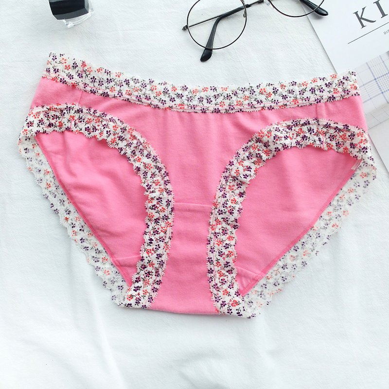 【Handmade Inside】Secret Garden・Low Waist High Slit Briefs・Made in Taiwan - Women's Underwear - Cotton & Hemp Pink