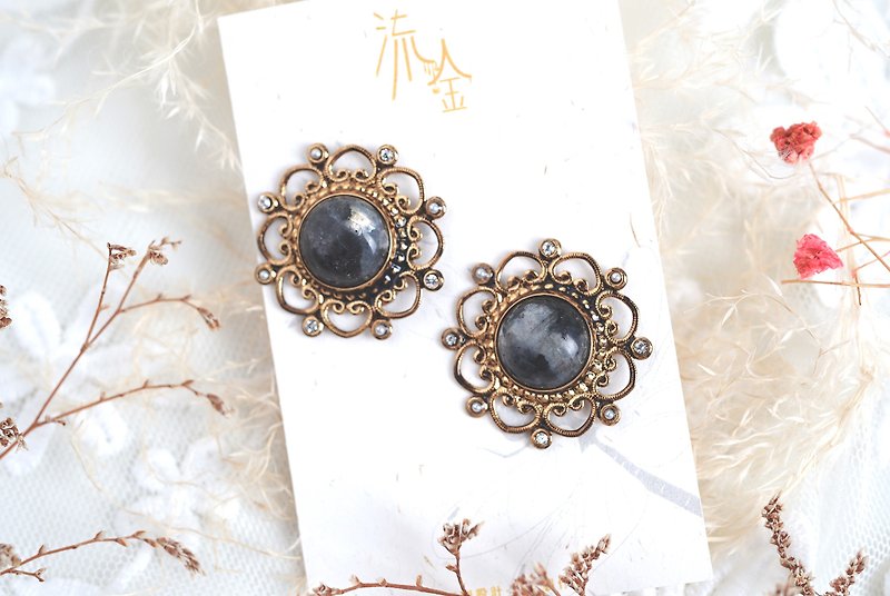 |Flowing Gold Magic Wreath Bronze Earrings with Ancient Gold Plated Natural Stones (Black) - ต่างหู - ทองแดงทองเหลือง สีเทา