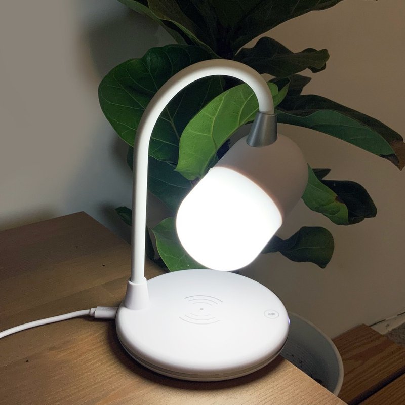 [Mother's Day Gift] LED Multifunctional Anti-glare Fashion Desk Lamp-White - โคมไฟ - โลหะ ขาว