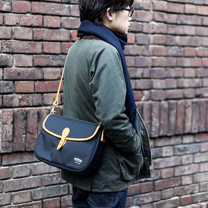 Japanese city jungle walk side backpack Made in Japan by WONDER BAGGAGE - กระเป๋าแมสเซนเจอร์ - วัสดุกันนำ้ 