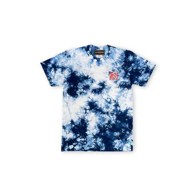 【Made in USA】Tianjiu Supreme Jade Seal Embroidered Tie-Dye Tee - 4 Color Selection - เสื้อยืดผู้ชาย - ผ้าฝ้าย/ผ้าลินิน หลากหลายสี