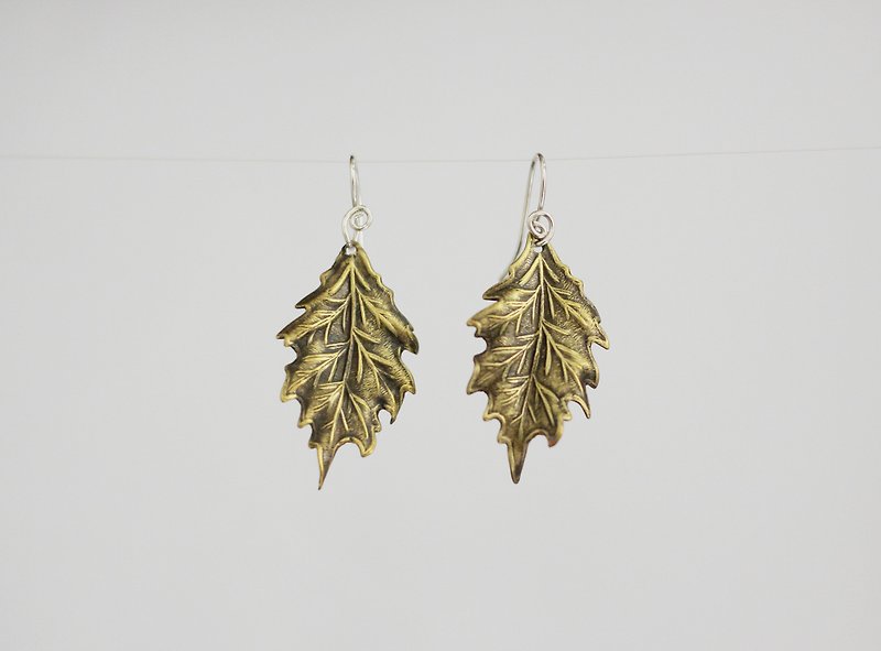 黃銅秋葉耳環 - 耳環/耳夾 - 其他金屬 金色