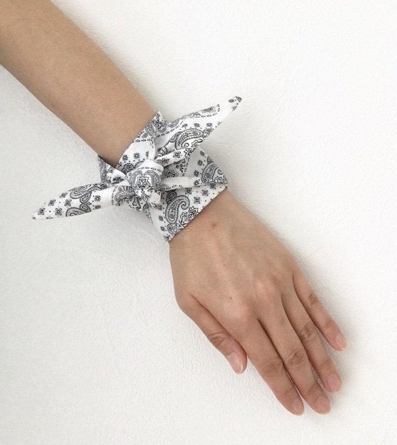 [Tsui Lee scarf (twilly)] bandana-style white - Bracelets - Cotton & Hemp White