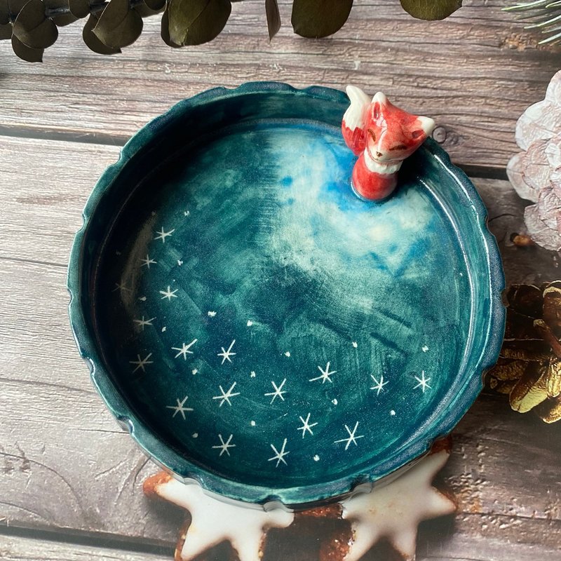 [Christmas Gift] Red Fox’s Starry Night Plate | Gift Box Packaging Handmade Ceramics - Plates & Trays - Porcelain Blue