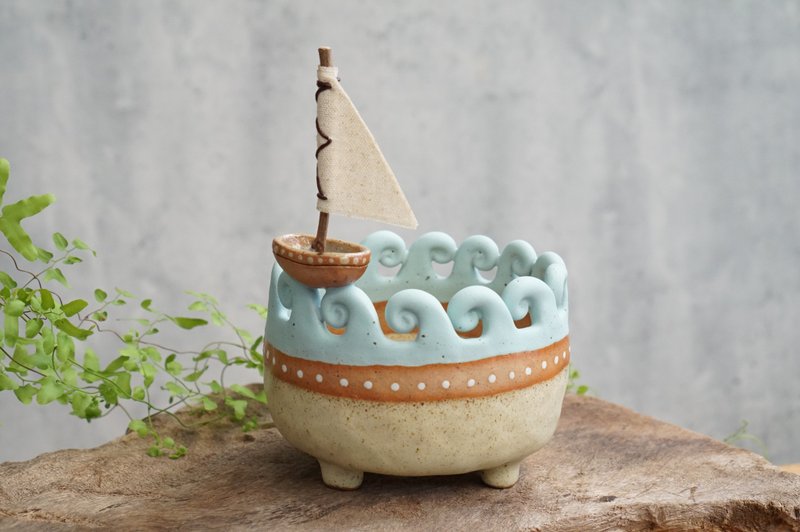Sailboat ceramic planter - 花瓶/花器 - 陶 藍色