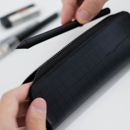 Least Studio HALF Pen case - BLACK ONYX