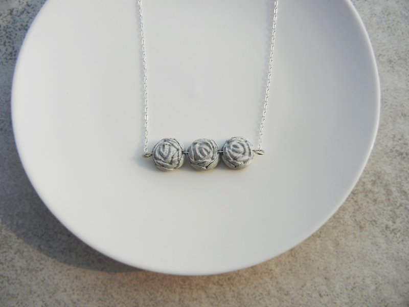 *coucoubird*Three Roses Necklace-Imitation Cement Silver - สร้อยคอ - ดินเหนียว สีเทา