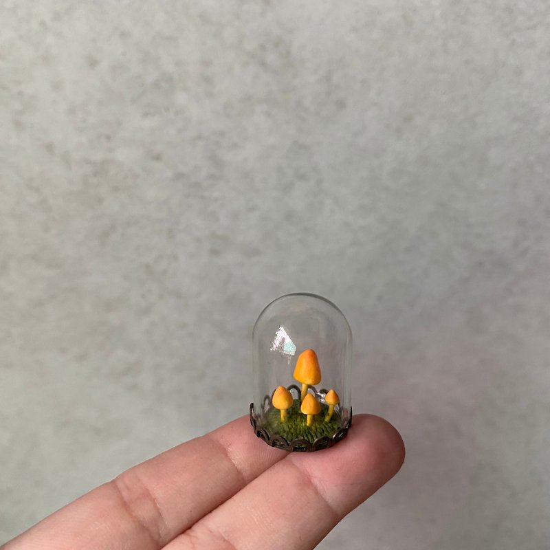 Glass-covered mini mushrooms-yellow style - ของวางตกแต่ง - แก้ว 