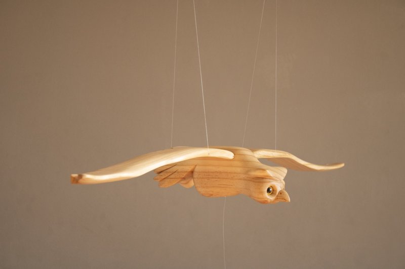 フクロウ 木製モビール – 手彫り 天然木 アート装飾 - 置物 - 木製 カーキ