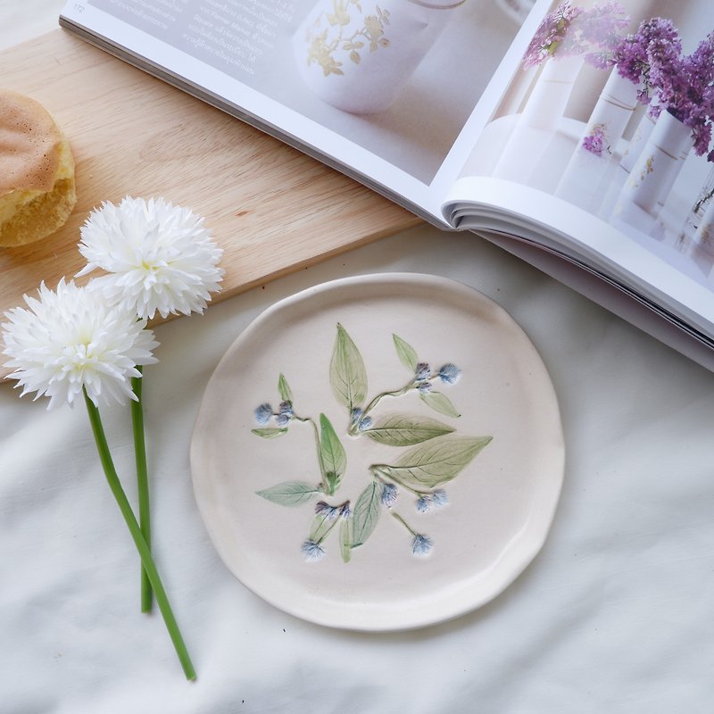 Pressed flower plate (Blue)| Handmade ceramic - 碟子/醬料碟 - 陶 藍色