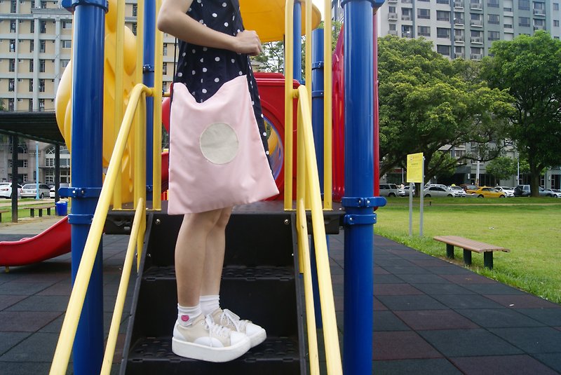 日系圓點帆布兩用袋 / 她的小嬰兒（嫩粉色） - 側背包/斜背包 - 棉．麻 粉紅色